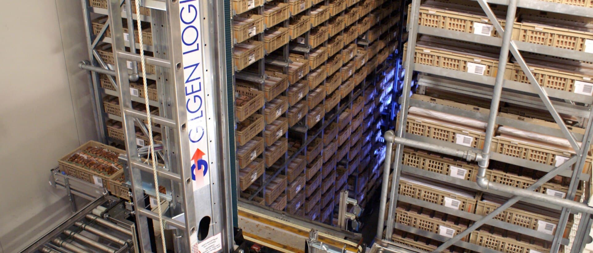 Structured warehousing and 3PL storage facility in Dubai.